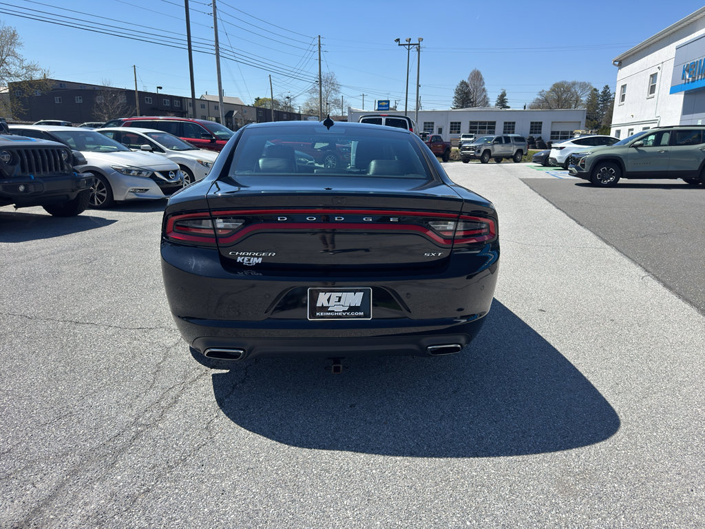Used 2015 Dodge Charger SXT w/ Plus Group image 6