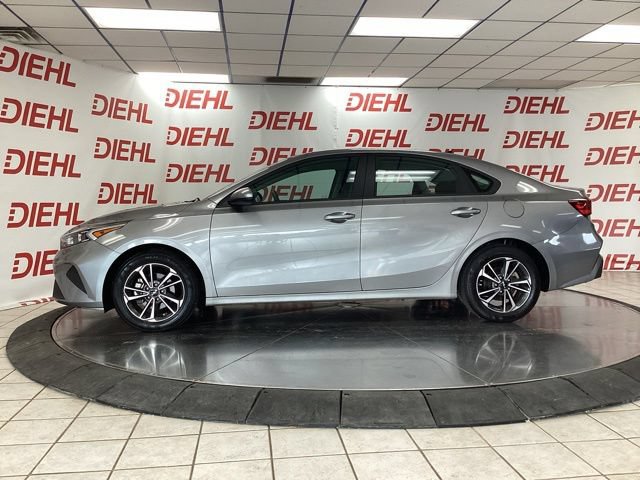 Used 2024 Kia Forte LXS FWD image 4
