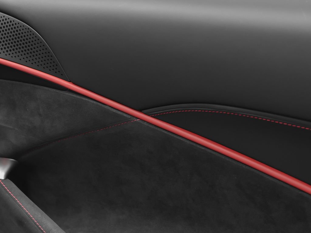 Certified 2022 Ferrari Roma RWD image 33