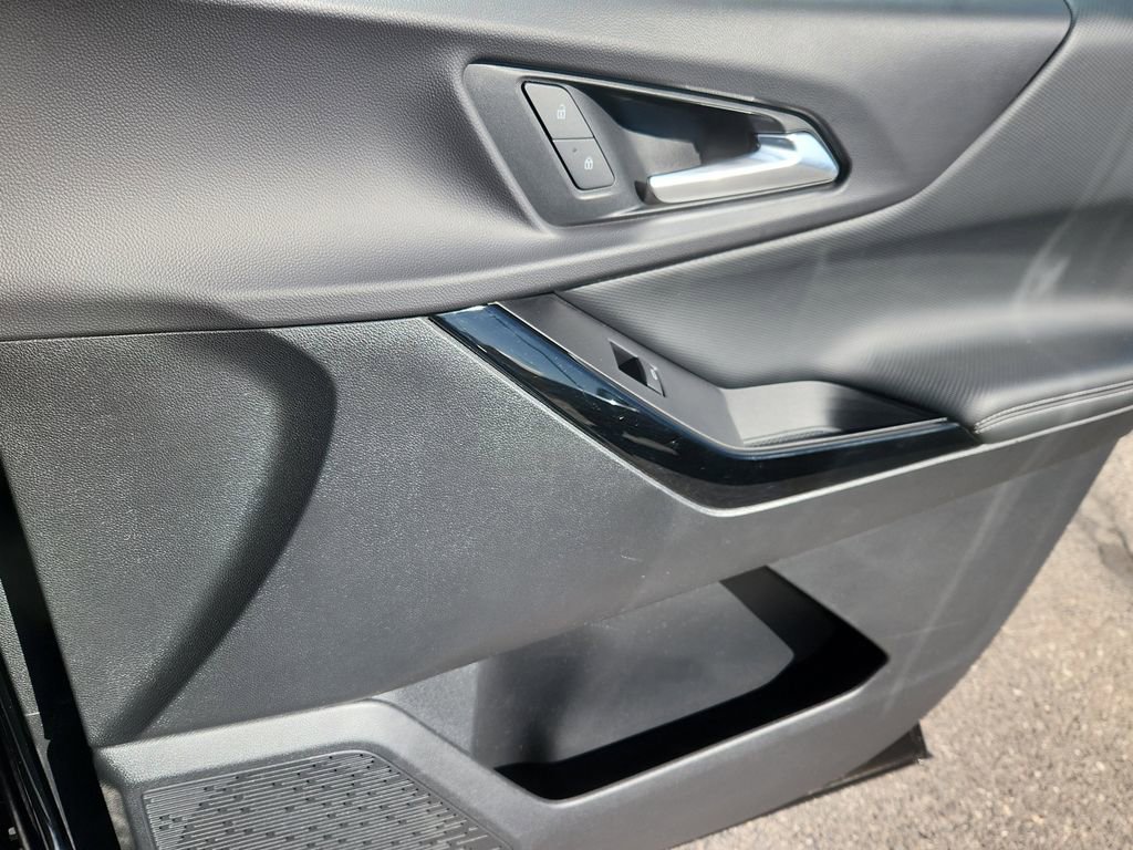 Used 2025 Chevrolet Equinox LT image 12