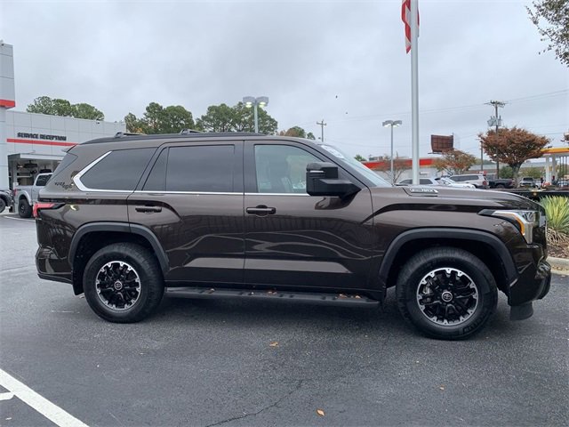 Certified 2023 Toyota Sequoia SR5 image 9