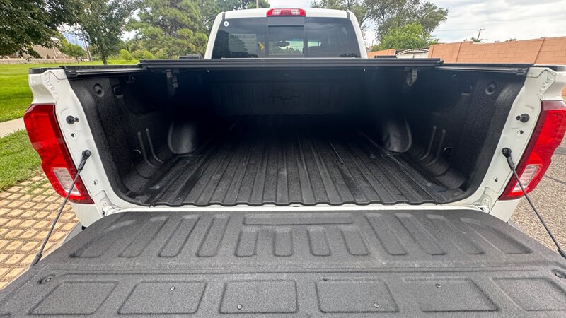 Used 2018 Chevrolet Silverado 1500 LTZ AWD/4WD image 11