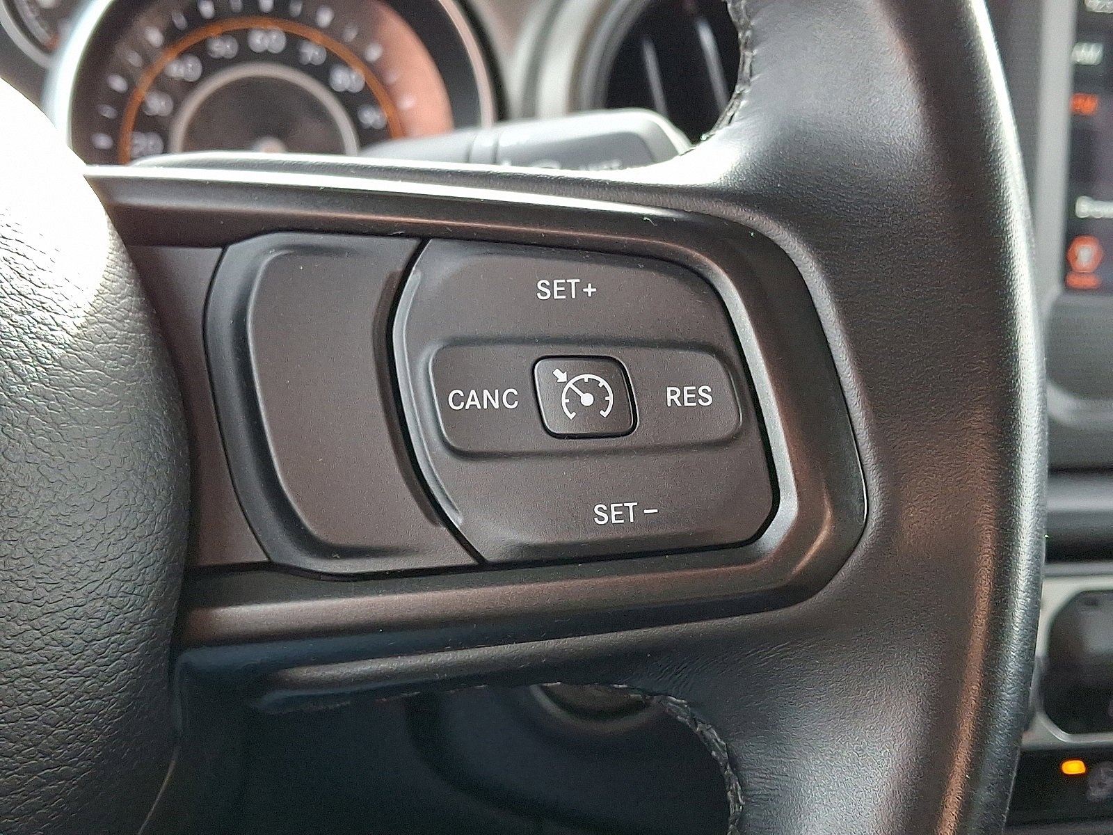 Used 2022 Jeep Gladiator Willys image 23