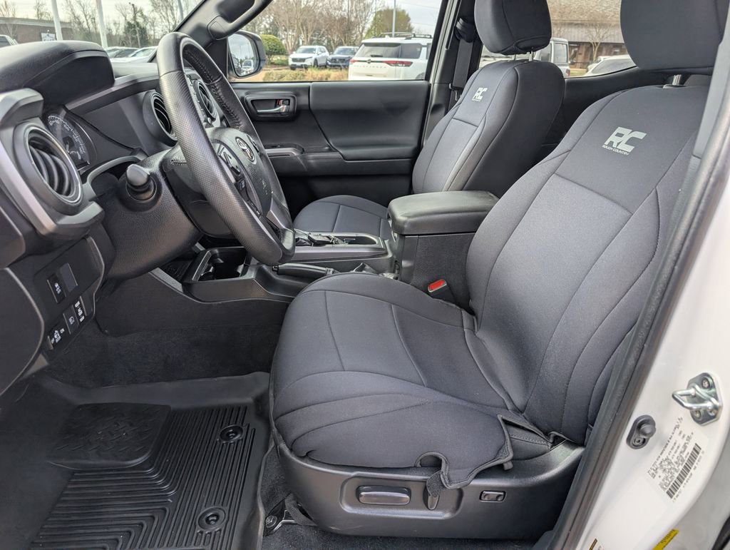 Used 2023 Toyota Tacoma TRD Sport w/ Technology Package image 12