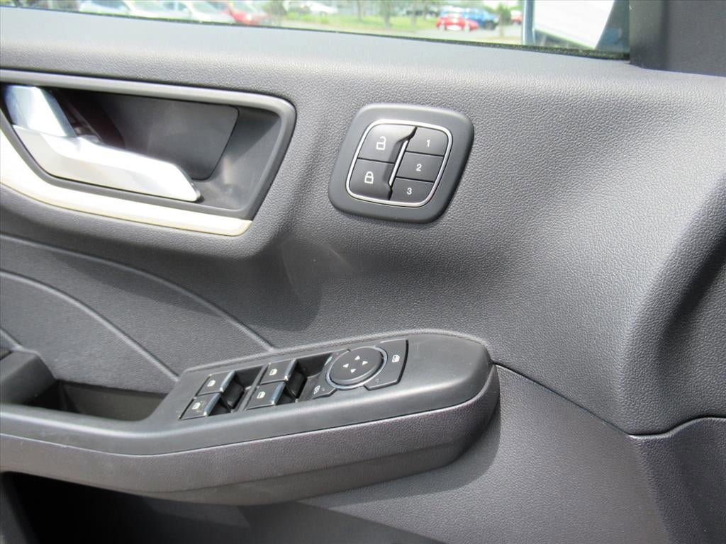 Used 2022 Ford Escape Titanium w/ Titanium Elite Package AWD/4WD image 20