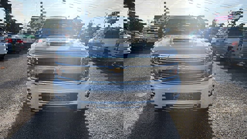 Used 2018 Chevrolet Silverado 2500 High Country w/ Duramax Plus Package image 2