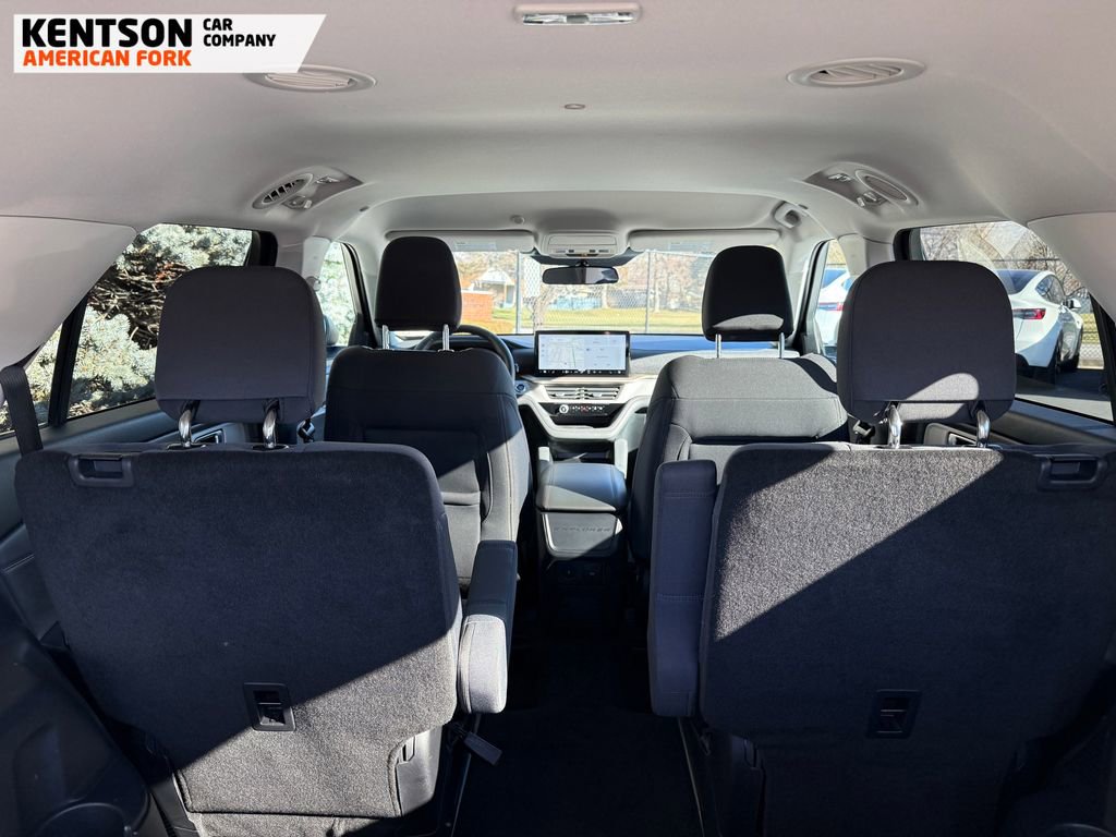 Used 2025 Ford Explorer Active image 36