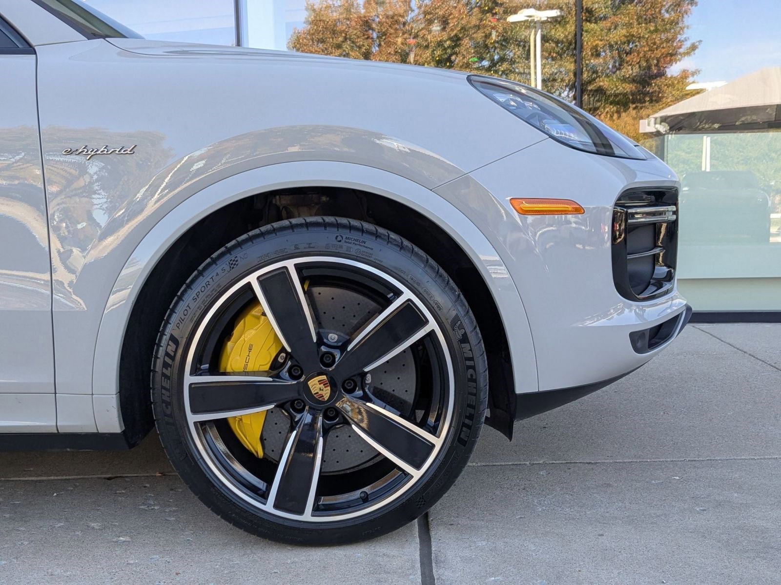 Used 2022 Porsche Cayenne Turbo S image 11