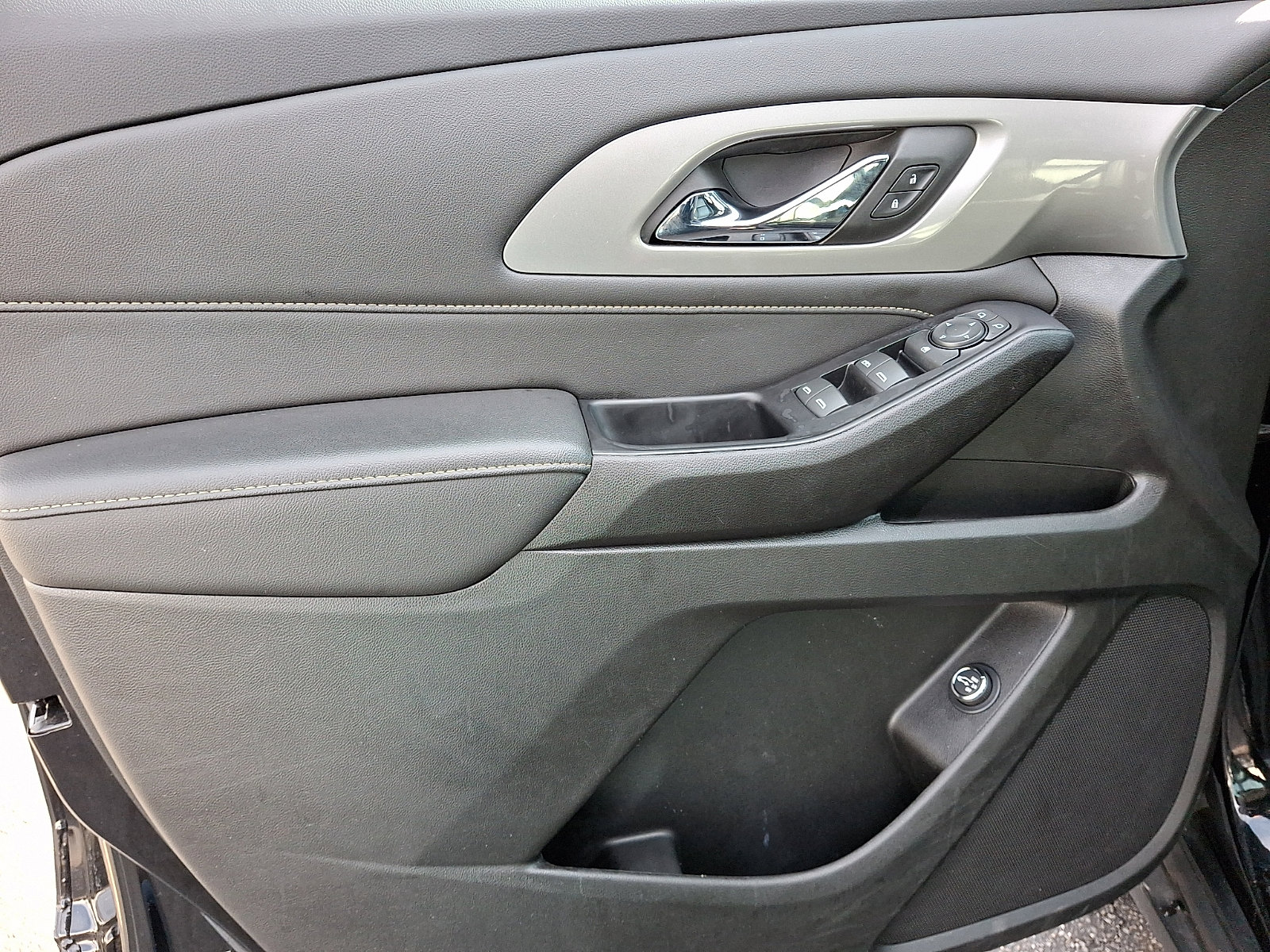 Certified 2023 Chevrolet Traverse LT image 14