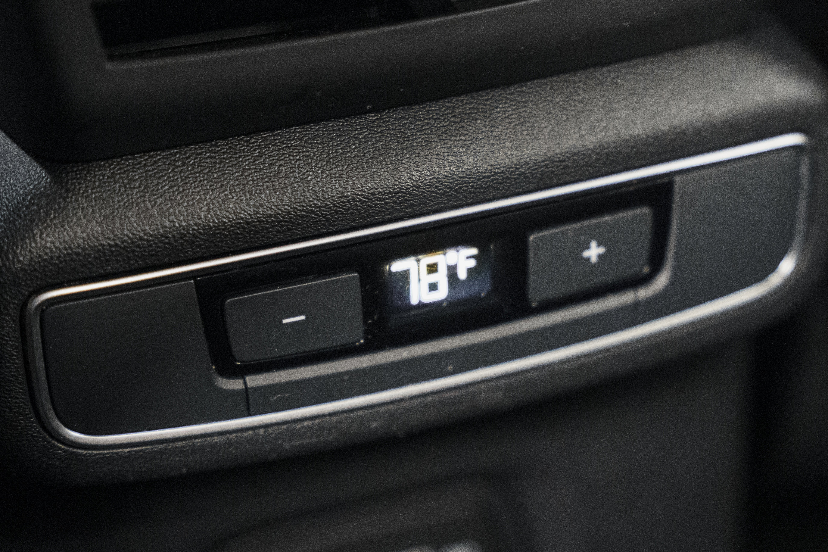 Used 2024 Audi Q4 e-tron Premium image 25