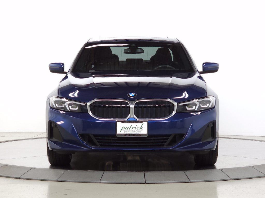 Used 2024 BMW 330i xDrive Sedan w/ Convenience Package AWD/4WD image 2