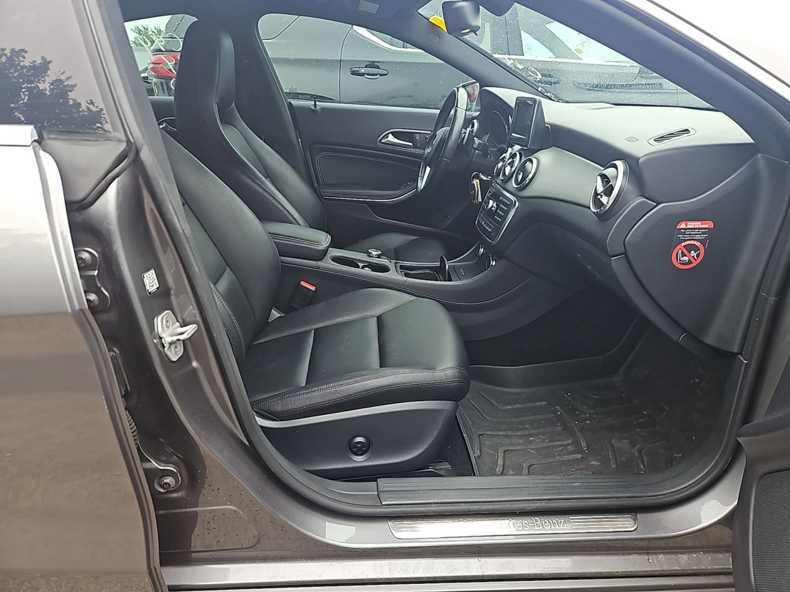 Used 2014 Mercedes-Benz CLA 250 image 8
