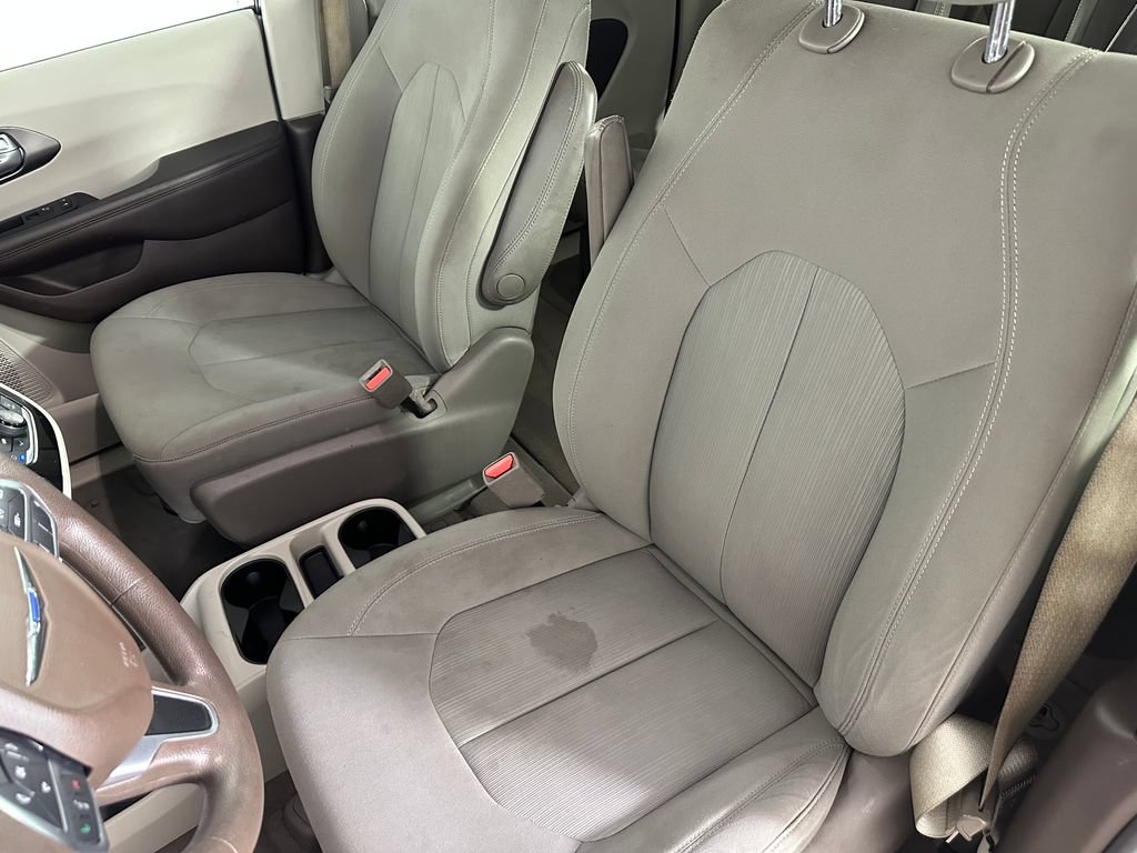Used 2017 Chrysler Pacifica LX FWD image 20