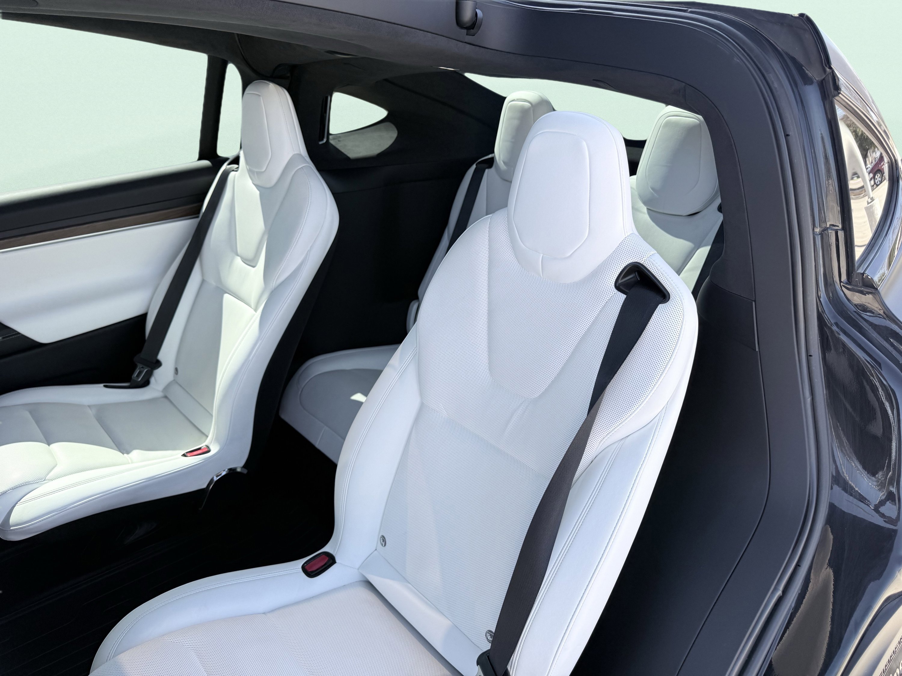 Used 2022 Tesla Model X image 36