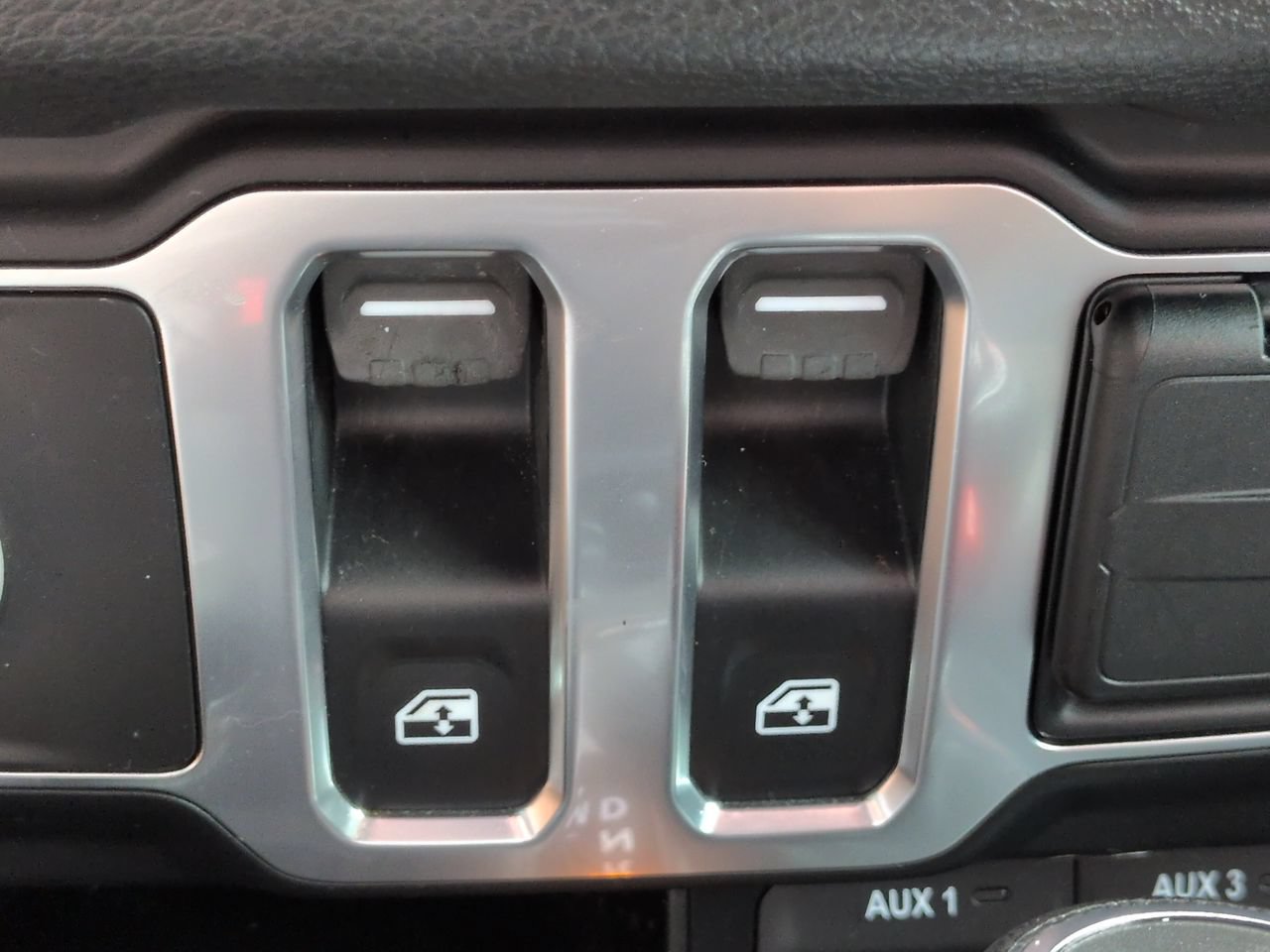 Used 2024 Jeep Wrangler Sport AWD/4WD image 22