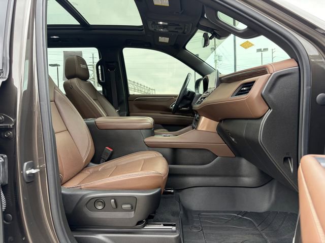 Used 2021 Chevrolet Tahoe High Country w/ Premium Package AWD/4WD image 28