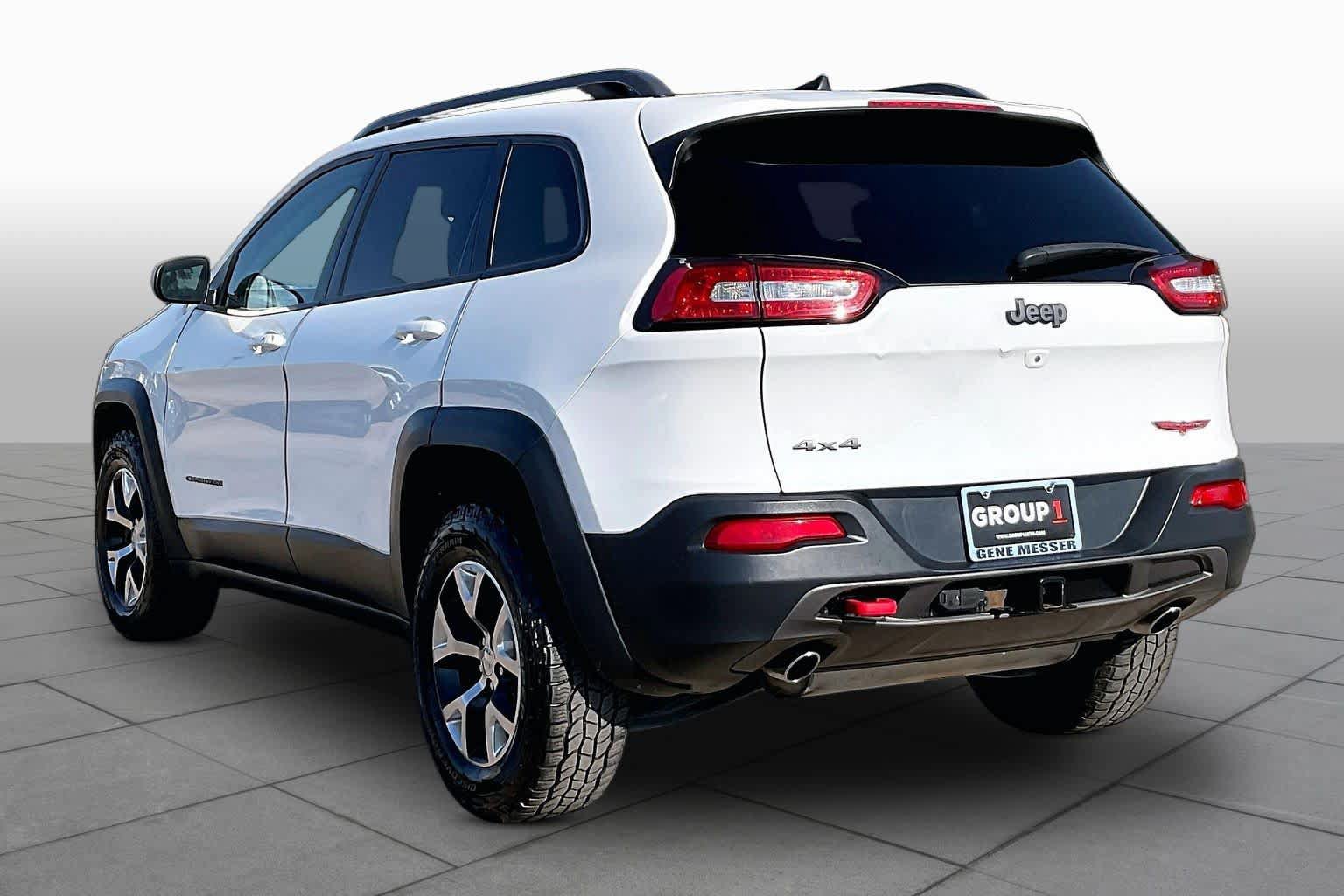 Used 2016 Jeep Cherokee Trailhawk w/ Comfort/Convenience Group AWD/4WD image 12