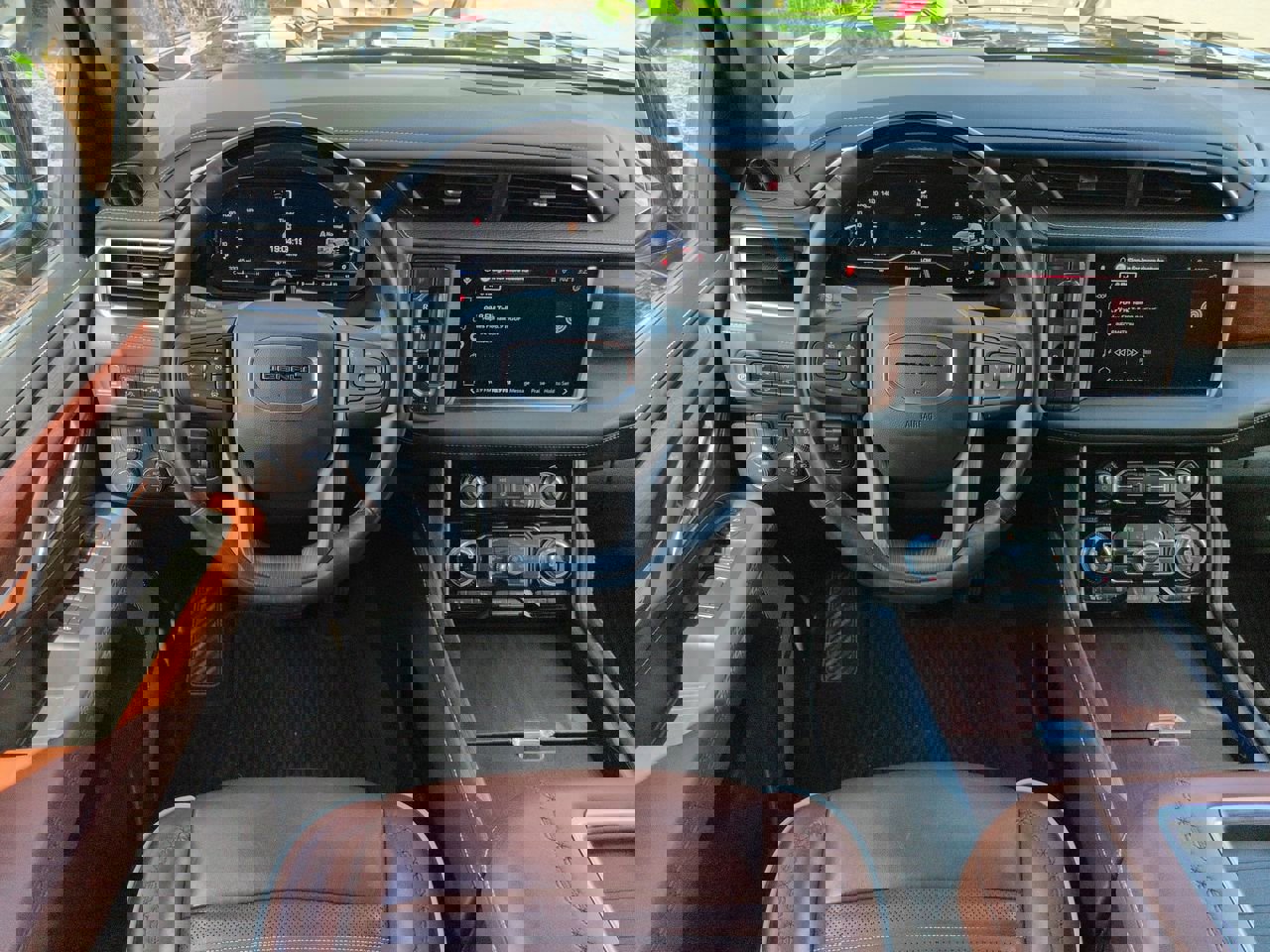 Used 2023 GMC Yukon Denali Ultimate image 16