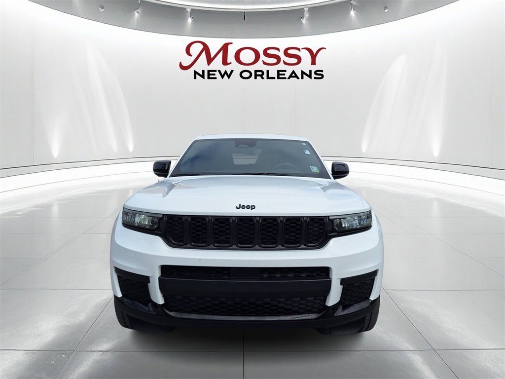 Used 2023 Jeep Grand Cherokee L Laredo image 2