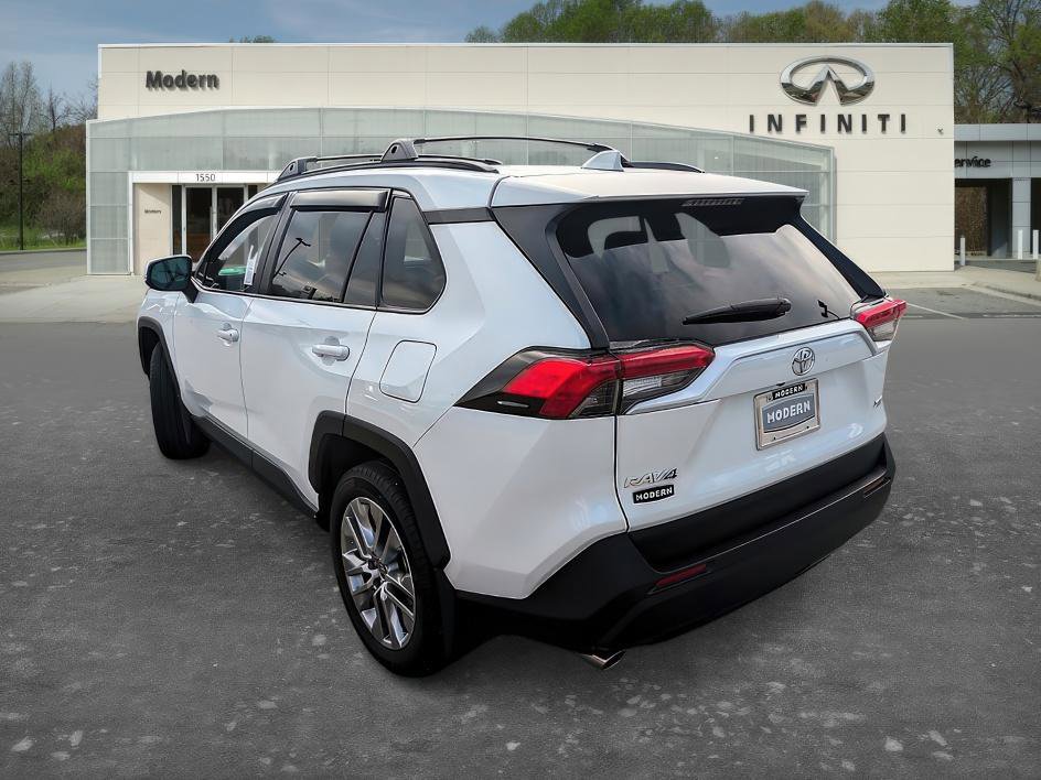 Used 2023 Toyota RAV4 XLE Premium image 5