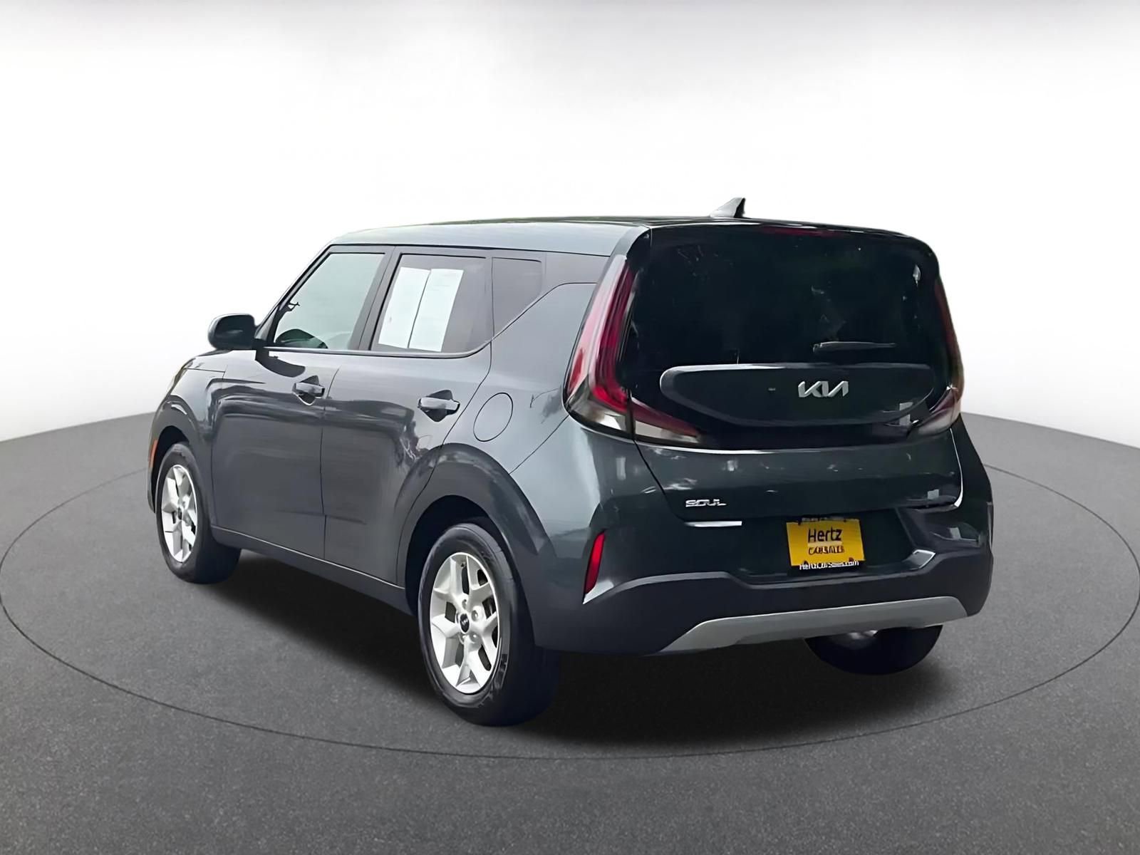 Used 2025 Kia Soul LX w/ LX Technology Package FWD image 11