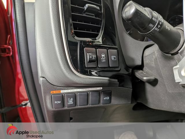 Used 2015 Mitsubishi Outlander GT AWD/4WD image 29