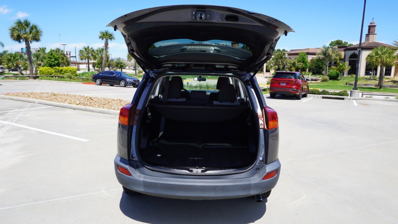 Used 2013 Toyota RAV4 XLE image 34