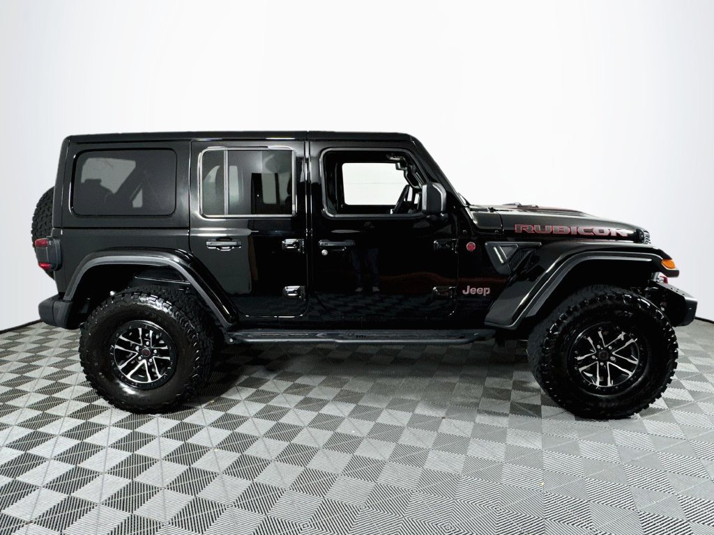 Used 2025 Jeep Wrangler Unlimited Rubicon AWD/4WD image 8