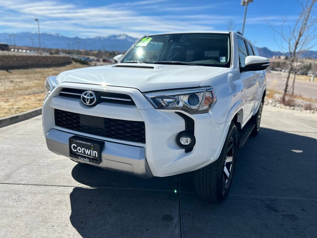 Used 2024 Toyota 4Runner TRD Off-Road Premium AWD/4WD image 4