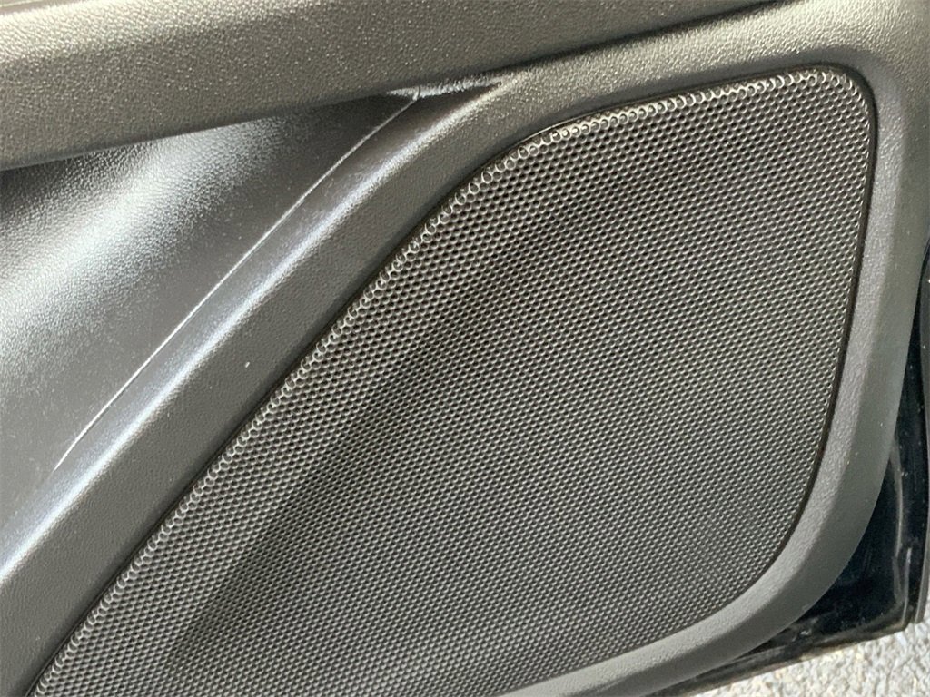 Used 2024 GMC Terrain SLT image 23