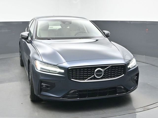 Used 2024 Volvo S60 B5 Core w/ Climate Package image 2