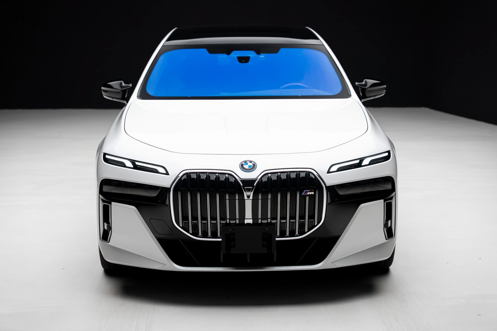 Used 2024 BMW i7 M70 AWD/4WD image 6