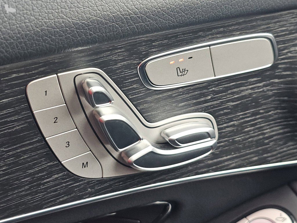 Used 2021 Mercedes-Benz GLC 300 image 15