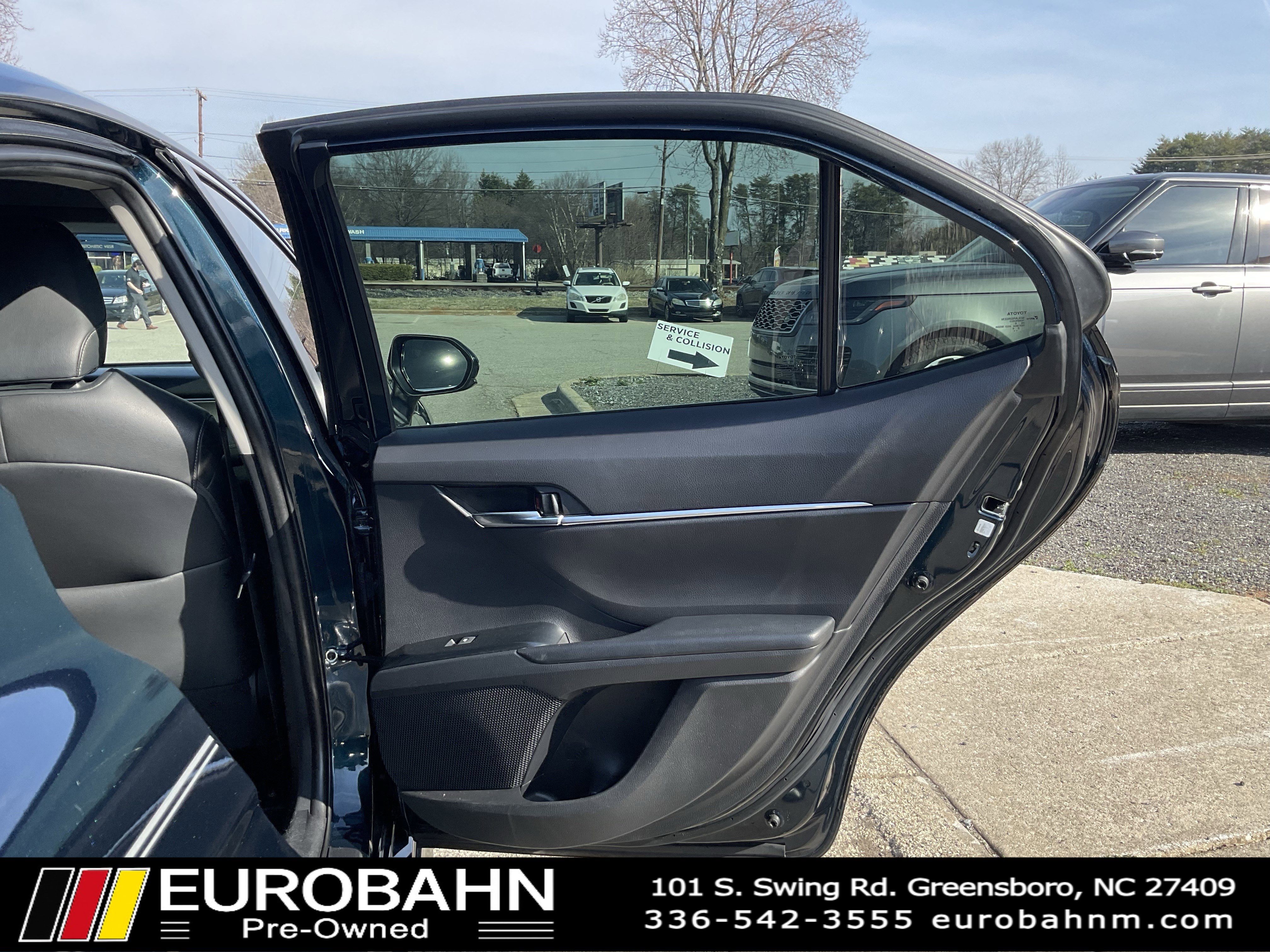 Used 2019 Toyota Camry SE image 18