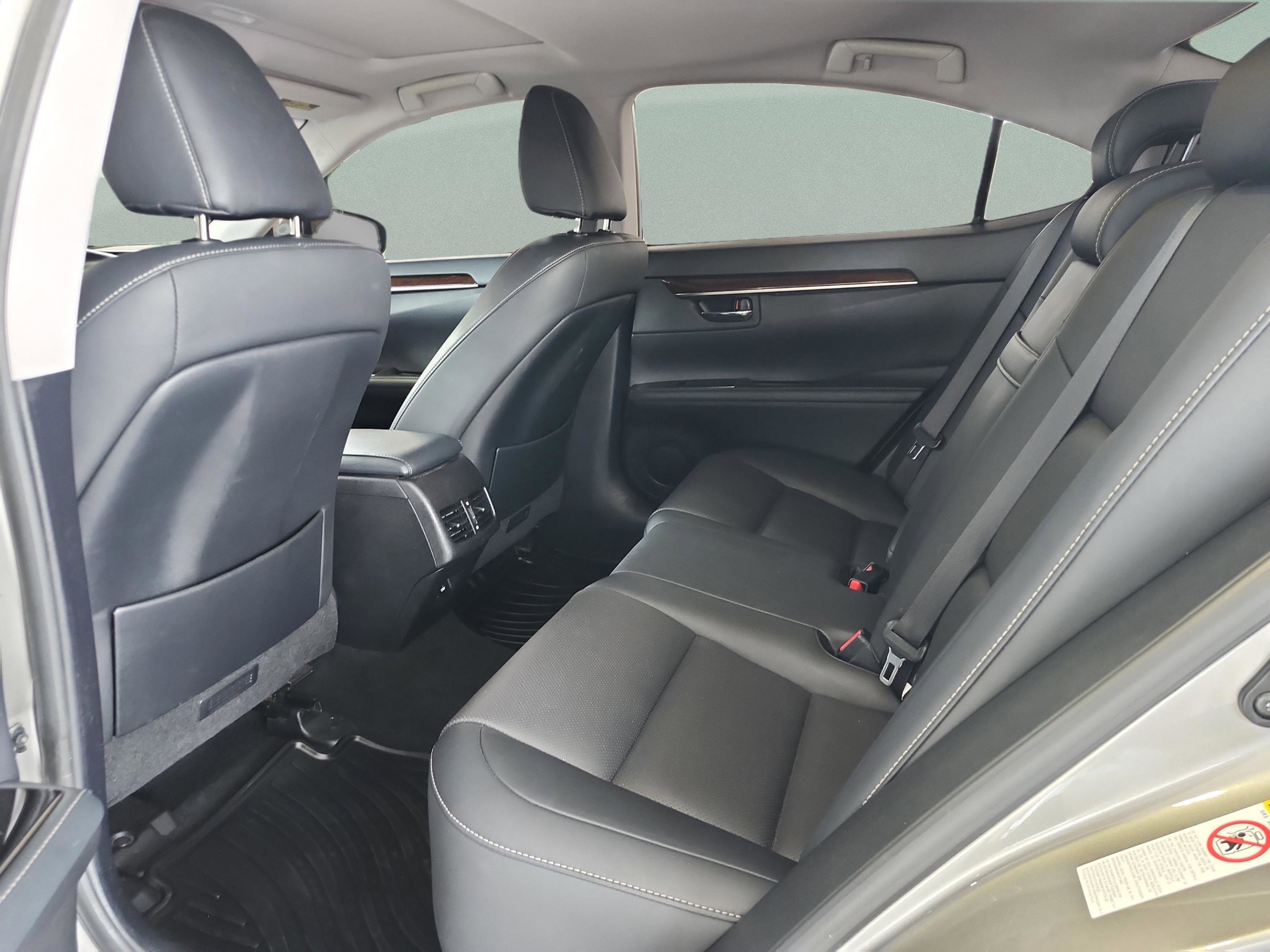 Used 2016 Lexus ES 350 w/ Premium Package w/Wood Trim image 18