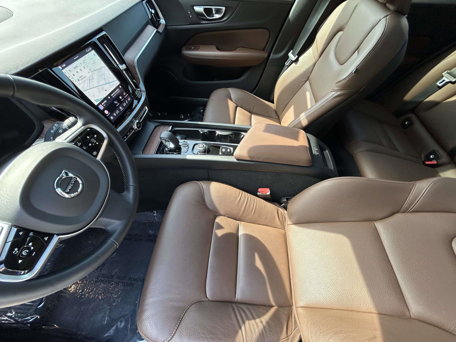 Certified 2025 Volvo V60 B5 Cross Country Plus image 10