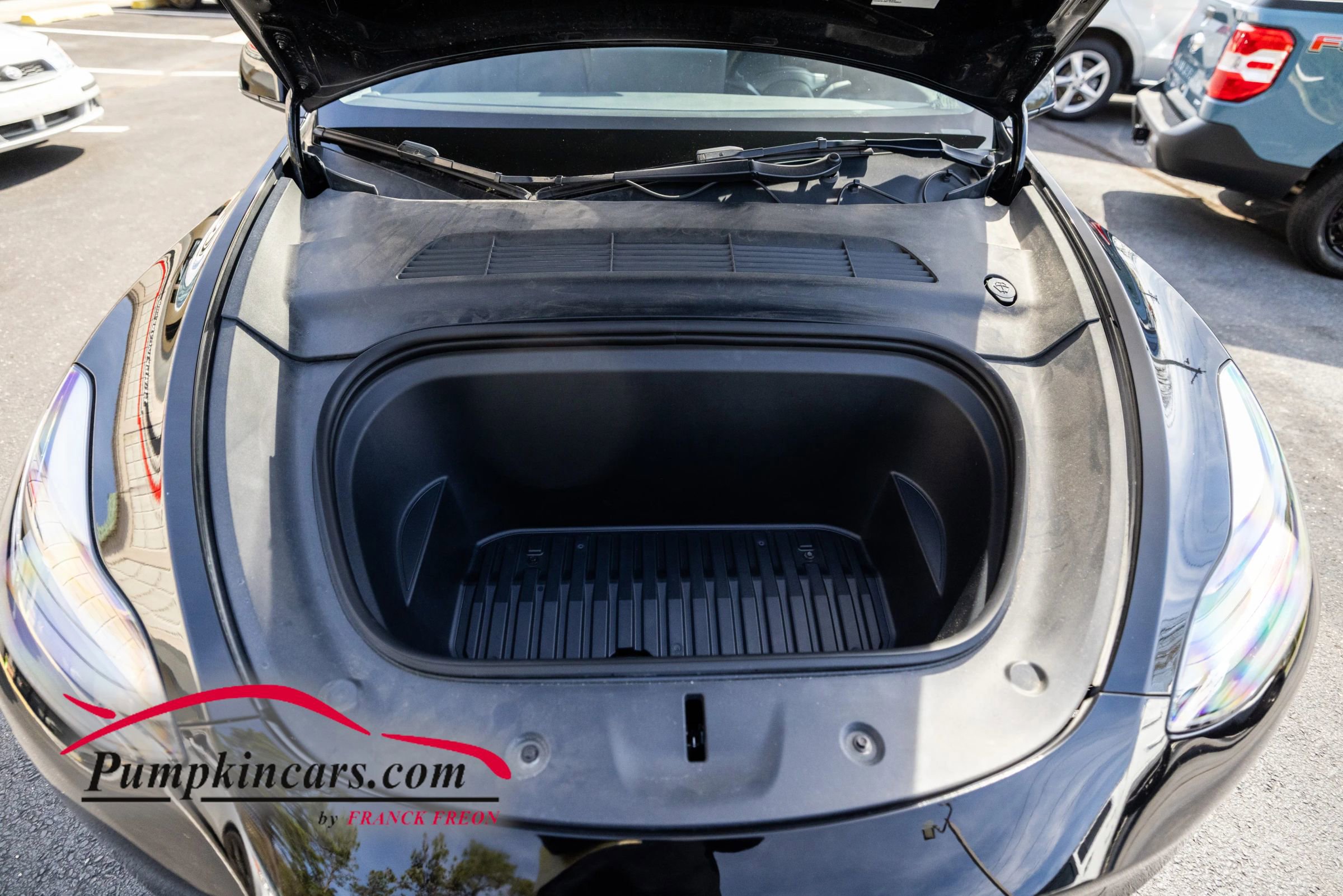 Used 2022 Tesla Model Y Long Range image 21