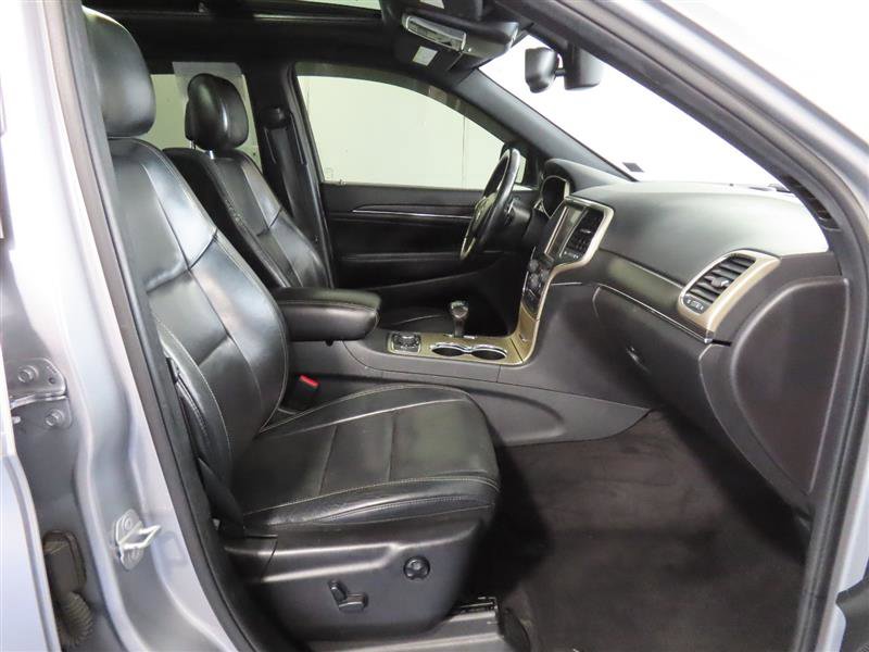 Used 2015 Jeep Grand Cherokee Limited w/ Luxury Group II image 39