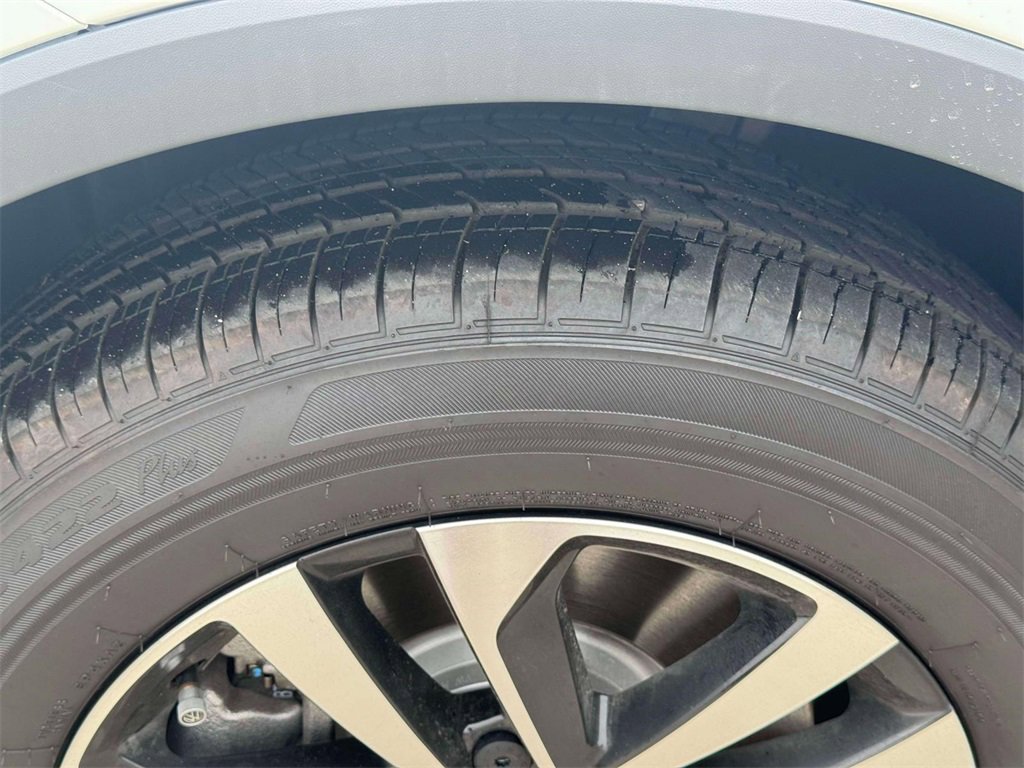 Used 2024 Volkswagen Tiguan S image 6