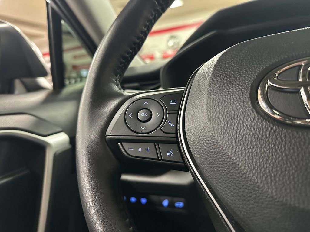 Used 2022 Toyota RAV4 XLE image 18