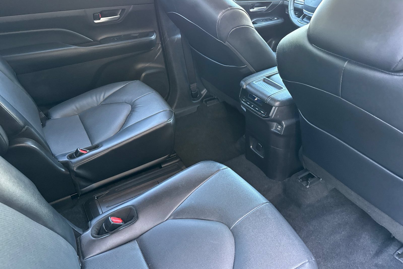Certified 2025 Toyota Grand Highlander FWD image 20