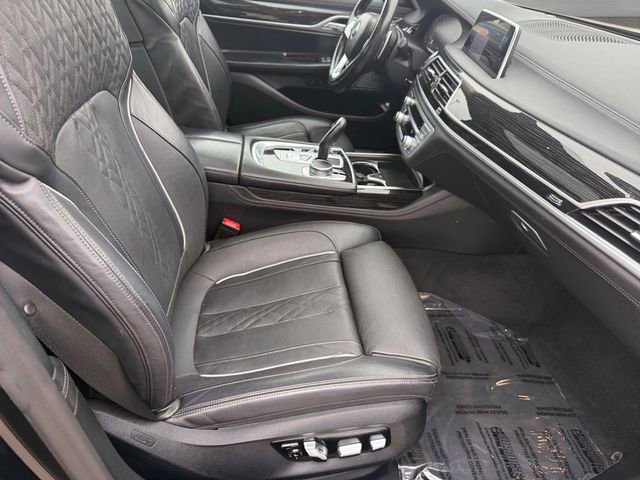 Used 2022 BMW 740i RWD image 24