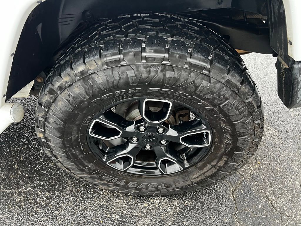 Used 2018 Jeep Wrangler Unlimited Sahara image 36