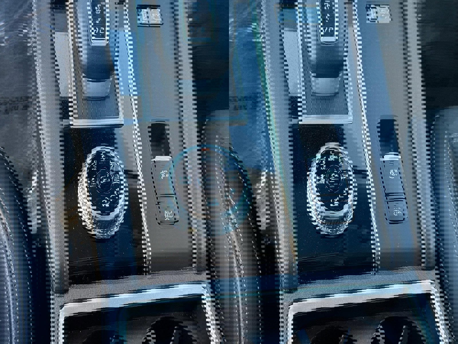 Used 2024 Mitsubishi Outlander 4WD Plug-In Hybrid image 28