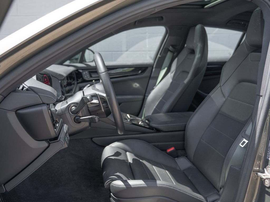 Used 2025 Porsche Panamera 4 AWD/4WD image 5