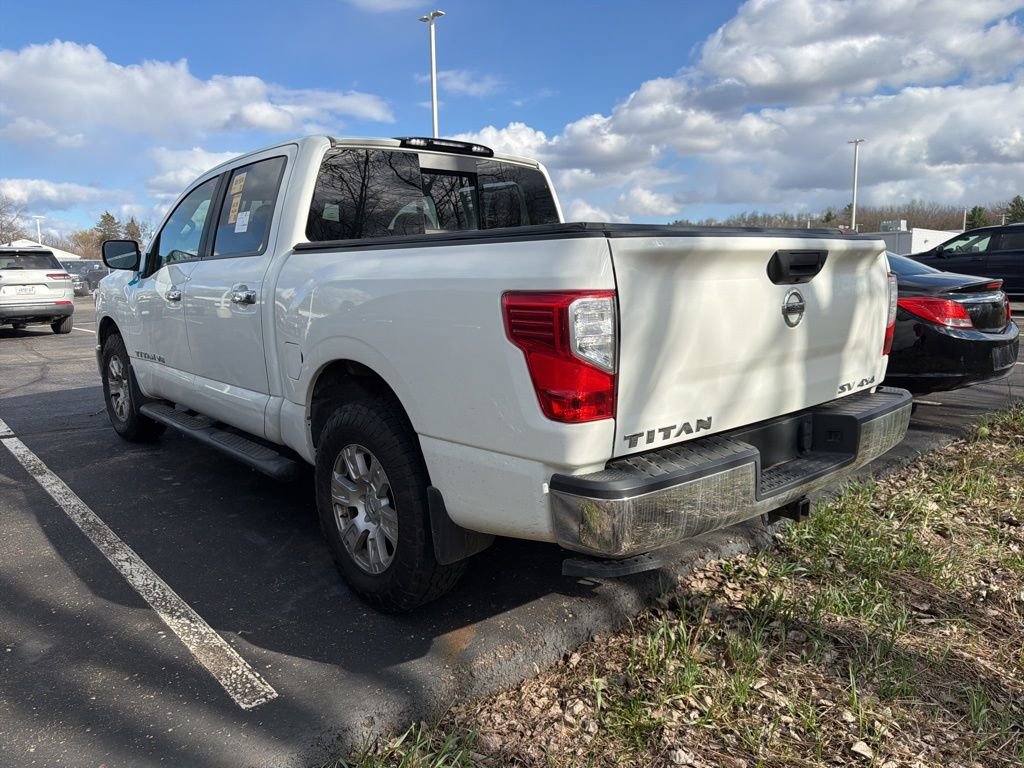 Used 2018 Nissan Titan SV image 8