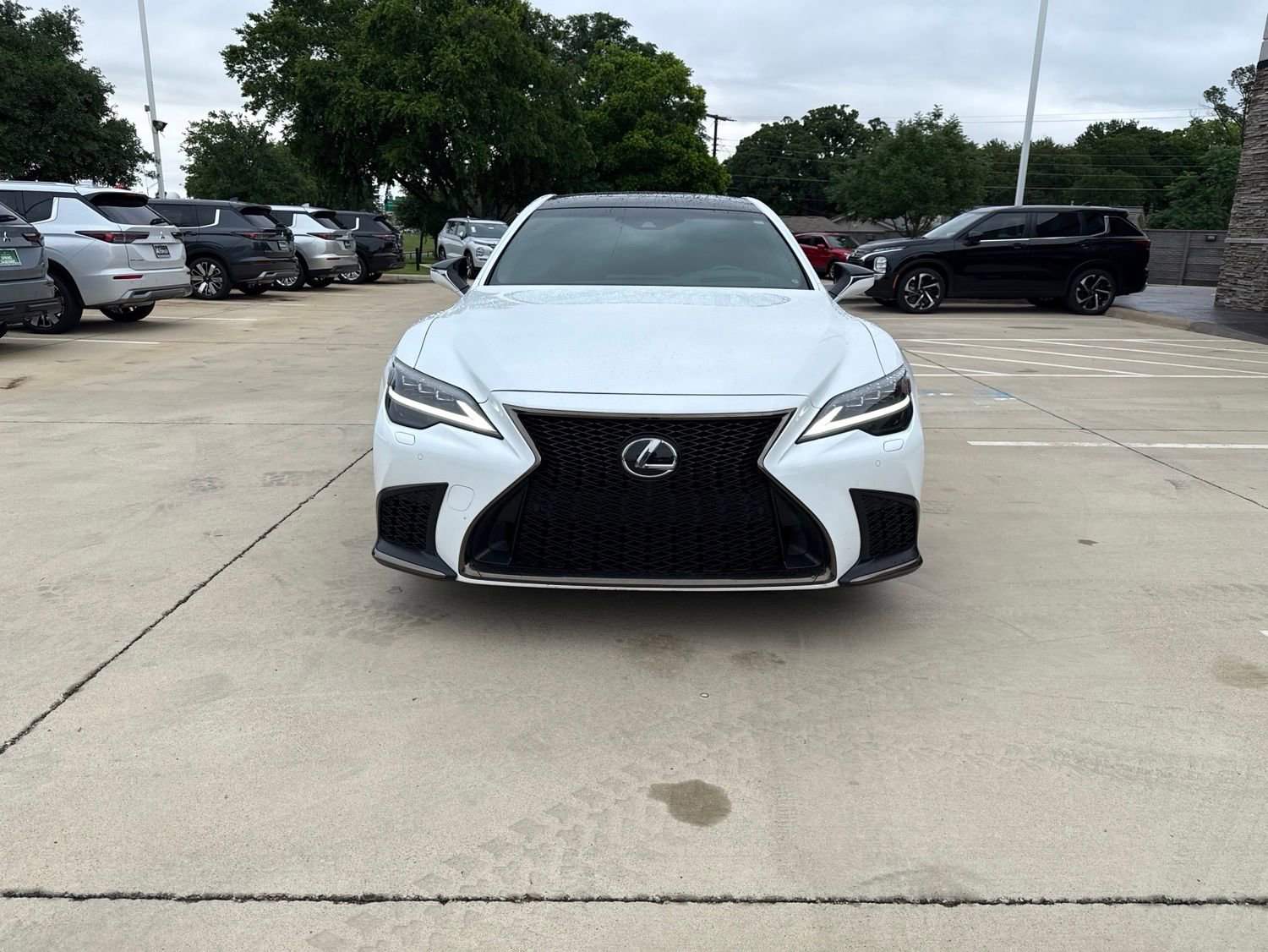 Used 2023 Lexus LS 500 F Sport w/ Accessory Package (Z1) AWD/4WD image 2