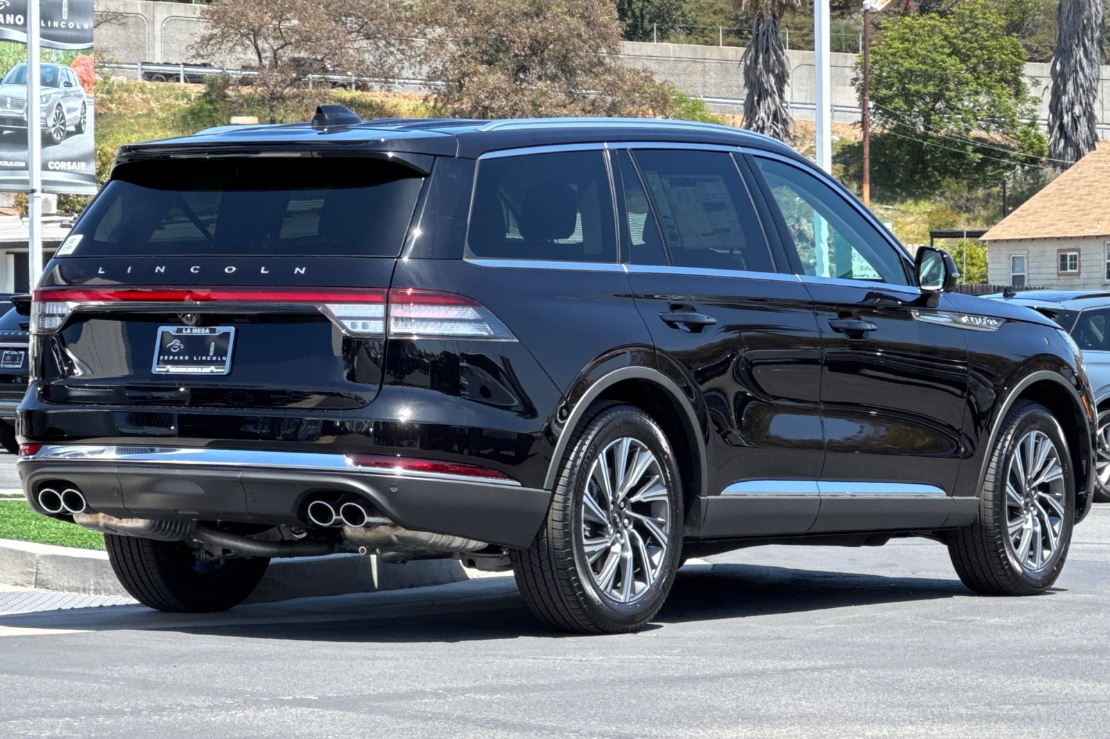 New 2025 Lincoln Aviator 2WD w/ Equipment Group 101A image 3