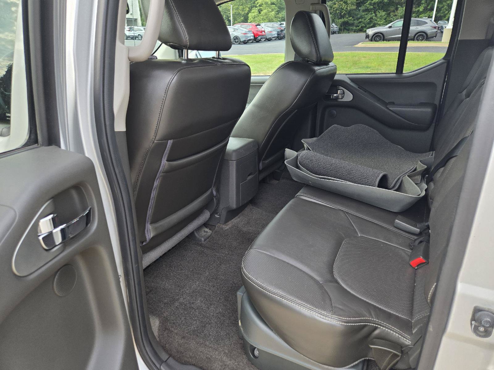 Used 2014 Nissan Frontier PRO-4X w/ Pro-4x Luxury Package AWD/4WD image 26
