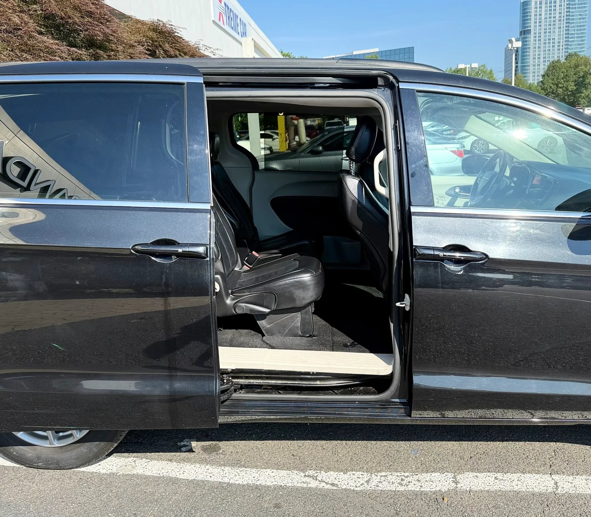 Used 2022 Chrysler Pacifica Touring-L FWD image 31